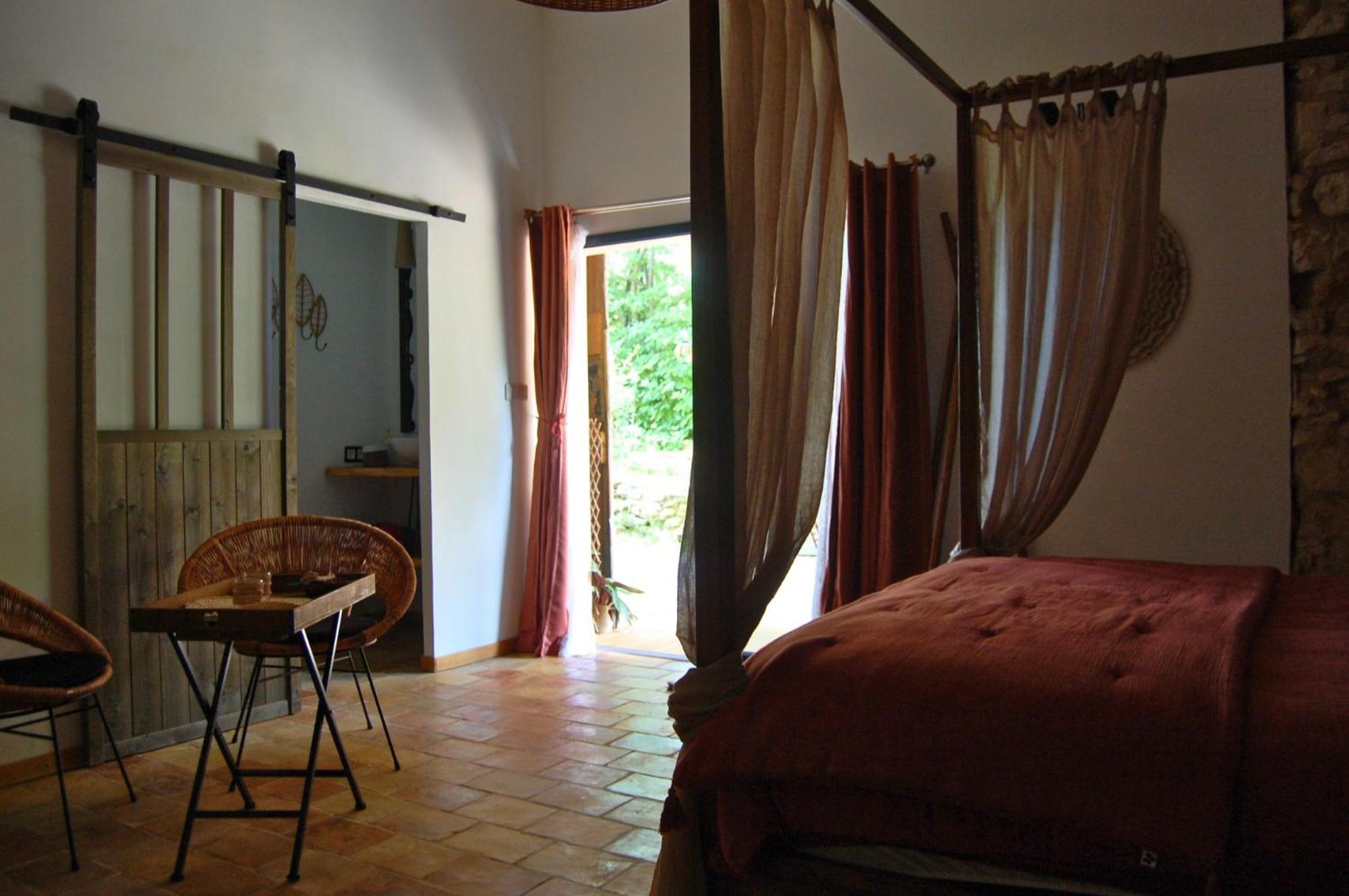 La Bucolique, Chambres Et Jardin D'Hotes Sabran Zewnętrze zdjęcie